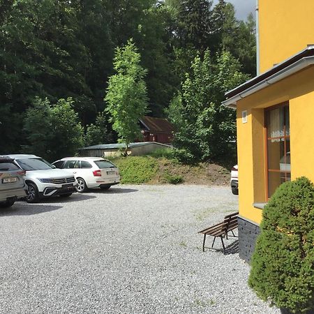 Pension Cortina Pec pod Snezkou Exteriör bild