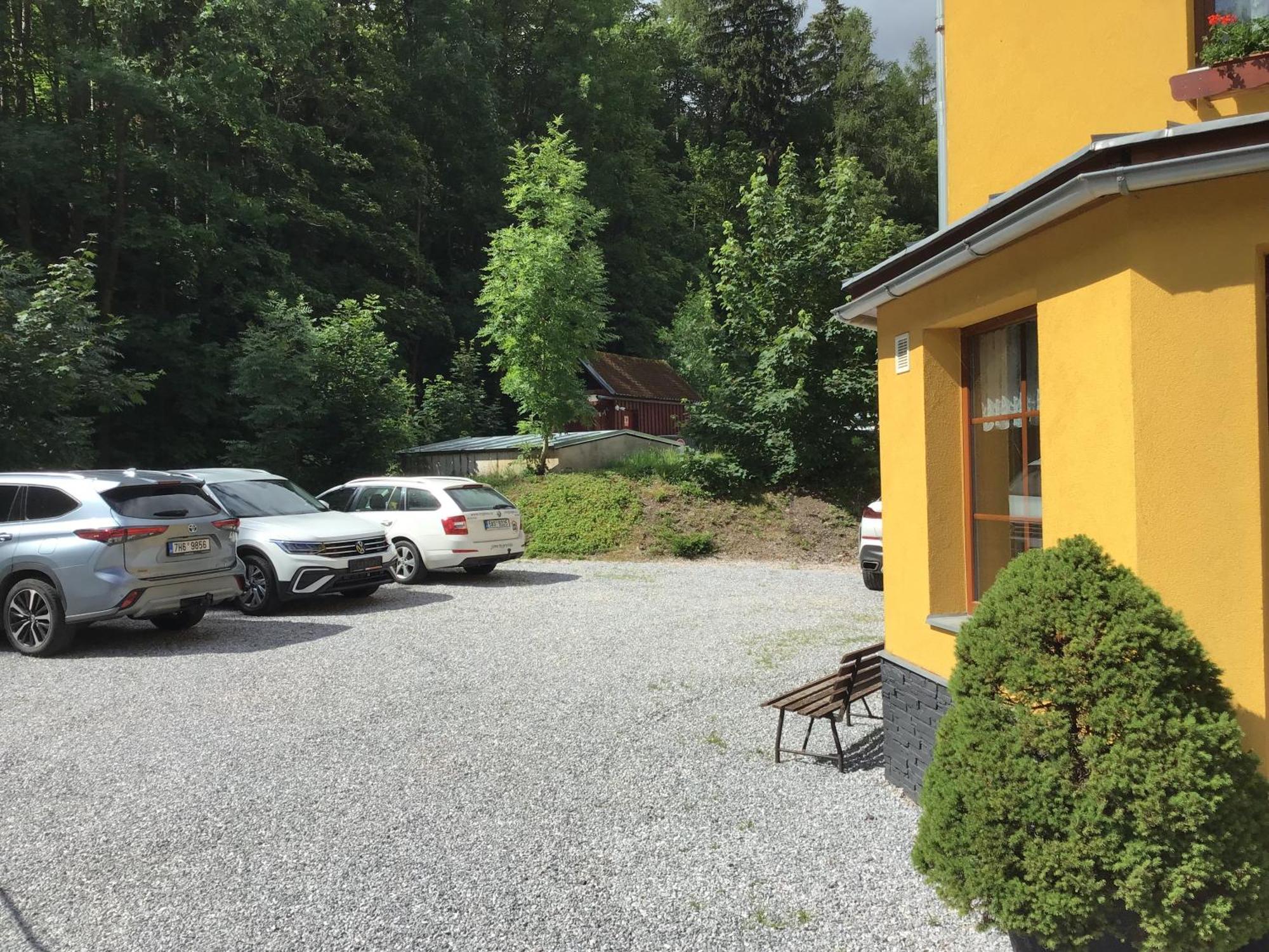 Pension Cortina Pec pod Snezkou Exteriör bild